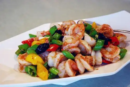 减肥也能一饱口福,橄榄双椒炒虾球,减肥的妹子可以收藏一下哦