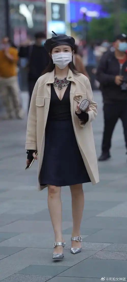 银色亮片高跟鞋#靓丽美腿##高挑靓丽的气质小姐姐##美腿##美女模特