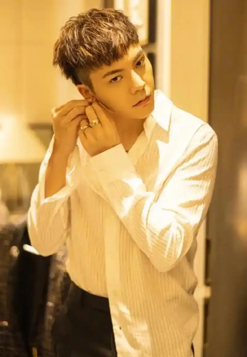 陈伟霆 #西装杀 - 抖音