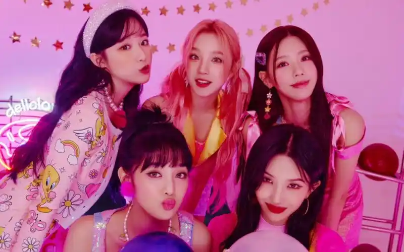 美颜暴击!(g)i-dle 220718 unv梦幻画报get it!