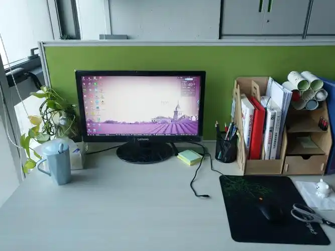 晒日常04——简单的工位照片