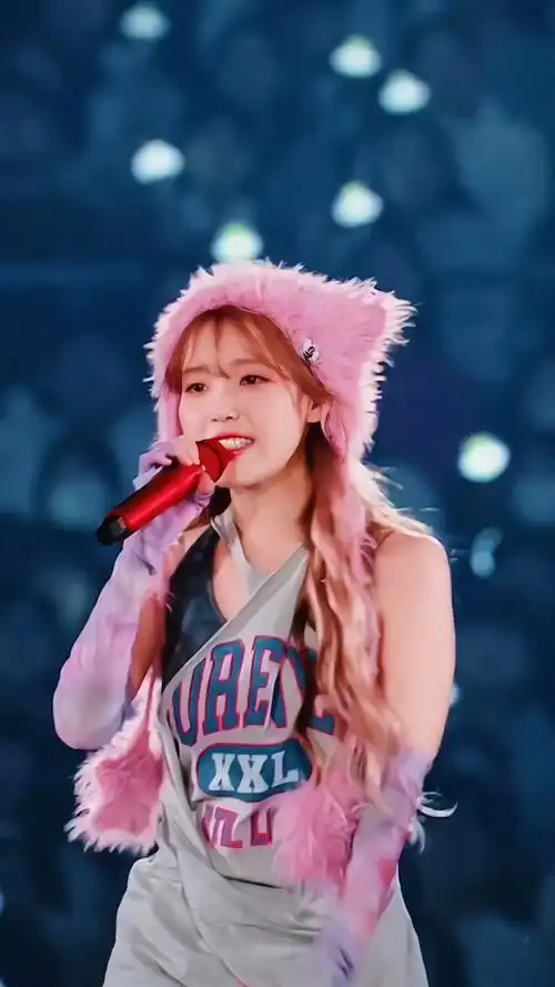 演唱会的李知恩iu 魅力四射