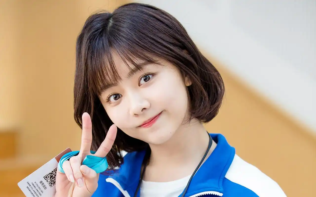 《浪花一朵朵》谭松韵高清桌面壁纸