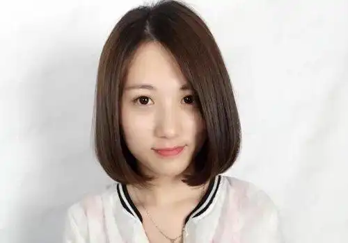 秋季大盘子脸女生适合的刘海短发造型30女士重新美起来的资本