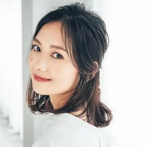 额头大的女生适合什么发型