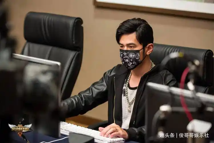 原创林俊杰开演唱会好友周杰伦教会女儿弹琴后是不是该出新专辑了