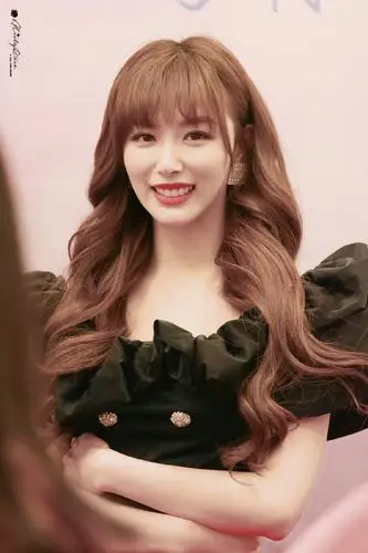 玫瑰姐抖孔雪儿美图啦 宝乡发布会采访