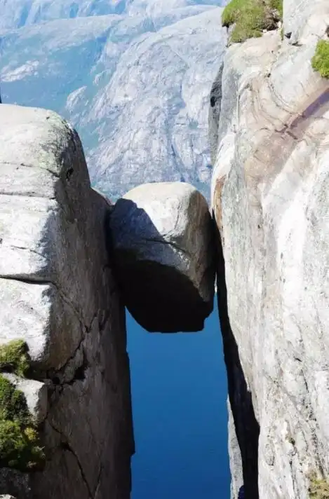 全球五大惊险旅游景点,最险峻的在中国,建议恐高的人勿去!