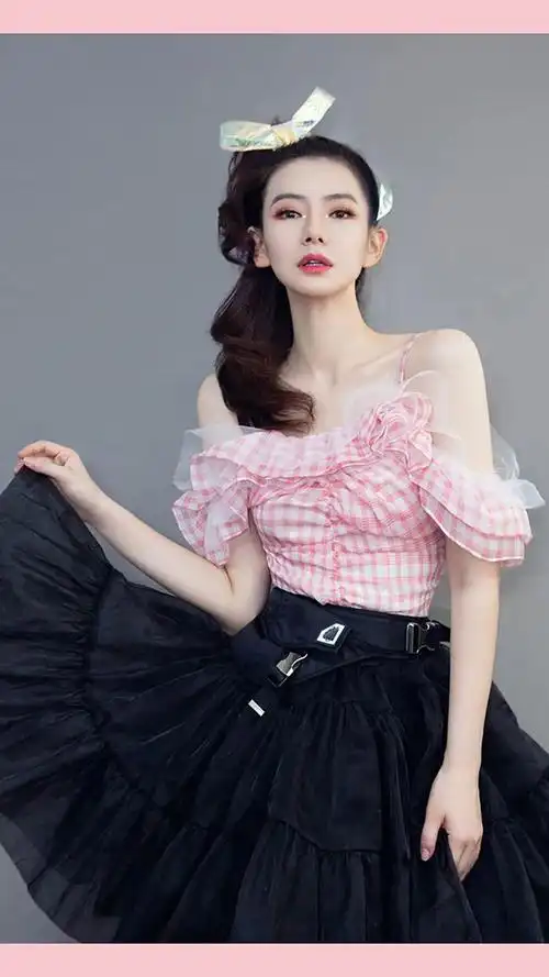 明星头像壁纸戚薇无水印