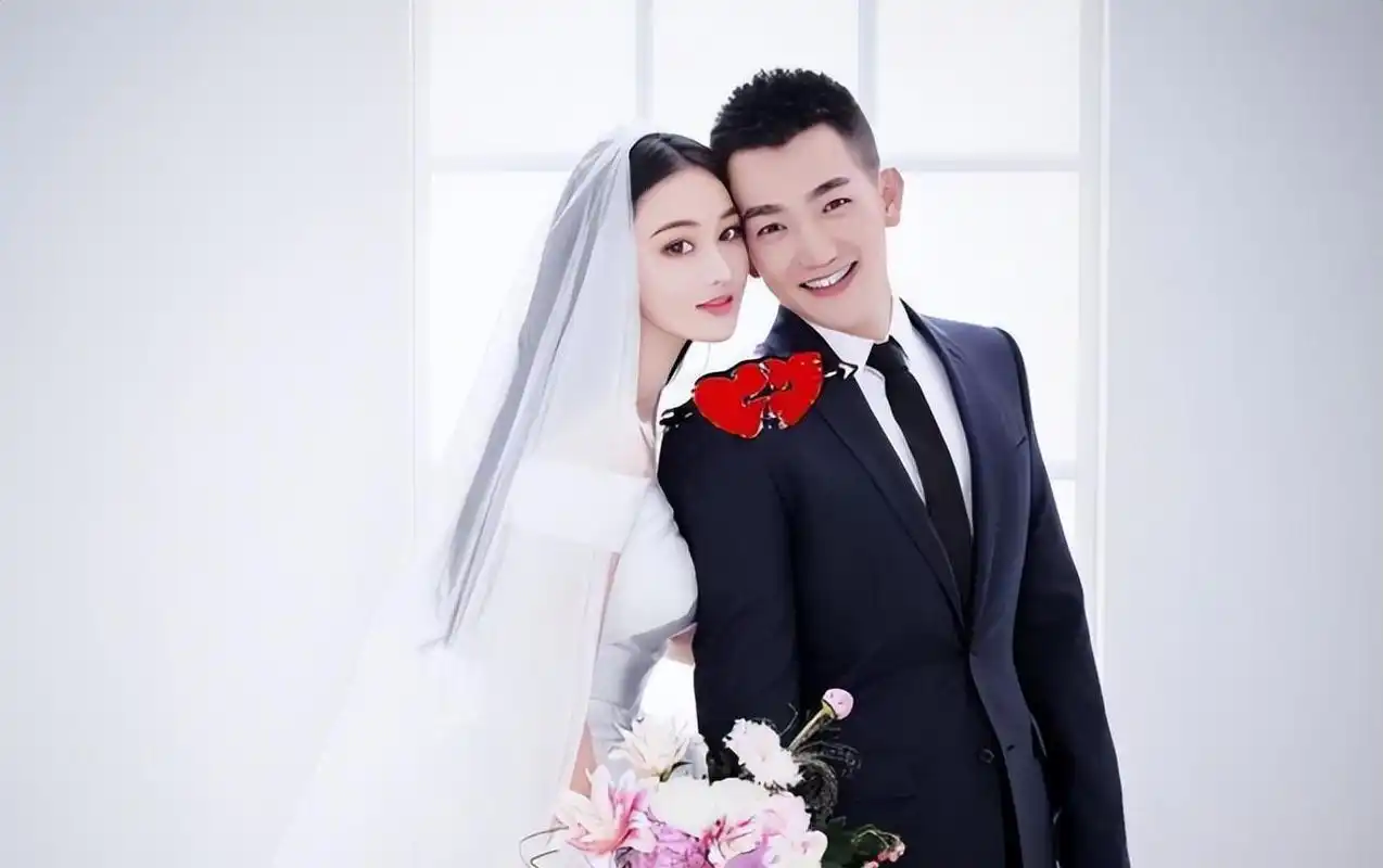 张馨予何捷回广州了!自家小院5月已开满鲜花!喝茶吃西瓜太享受