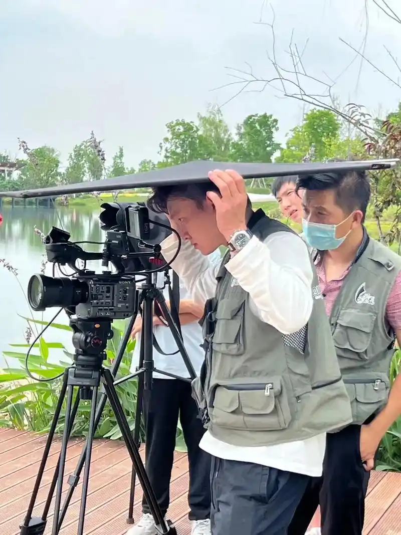 摄影兵器库 #拍摄花絮 #拍摄现场 - 抖音