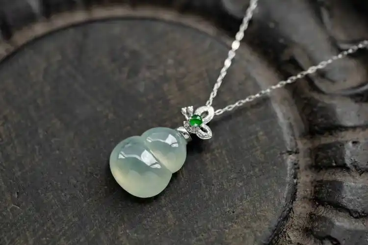 胖嘟嘟的福气小精品冰种翡翠葫芦吊坠