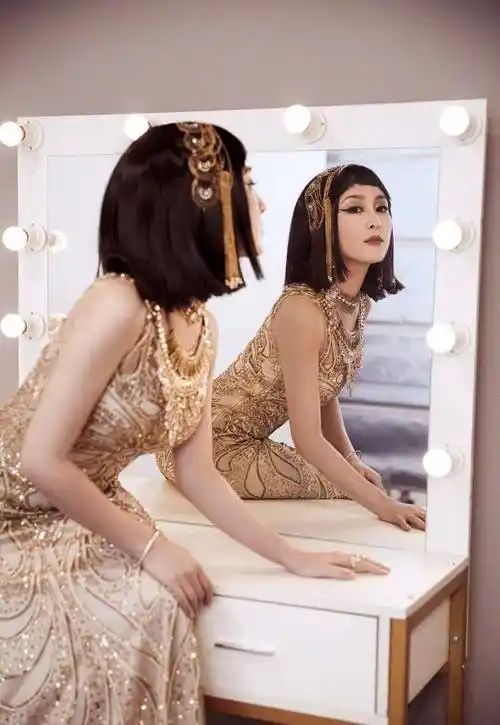 粉丝夸路人尬,她借综艺试水能否翻红_李小璐_皮几万_网友