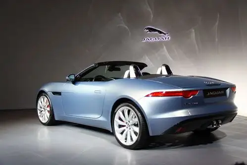 捷豹双门双座敞篷跑车f-type中国首发