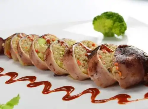 别做蛋包饭了,鱿鱼包饭更好吃,孩子吃过一次就爱上,隔天就嘴馋