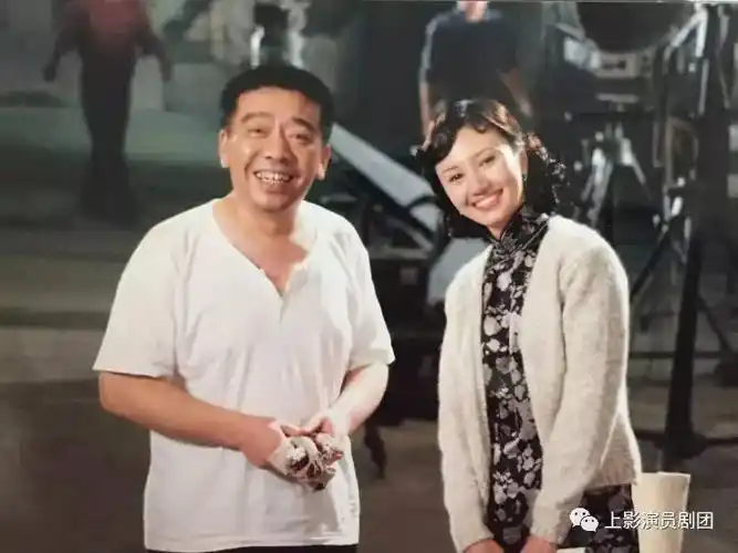 声影人物崔杰永远要愉快地多给别人少从别人那里拿取