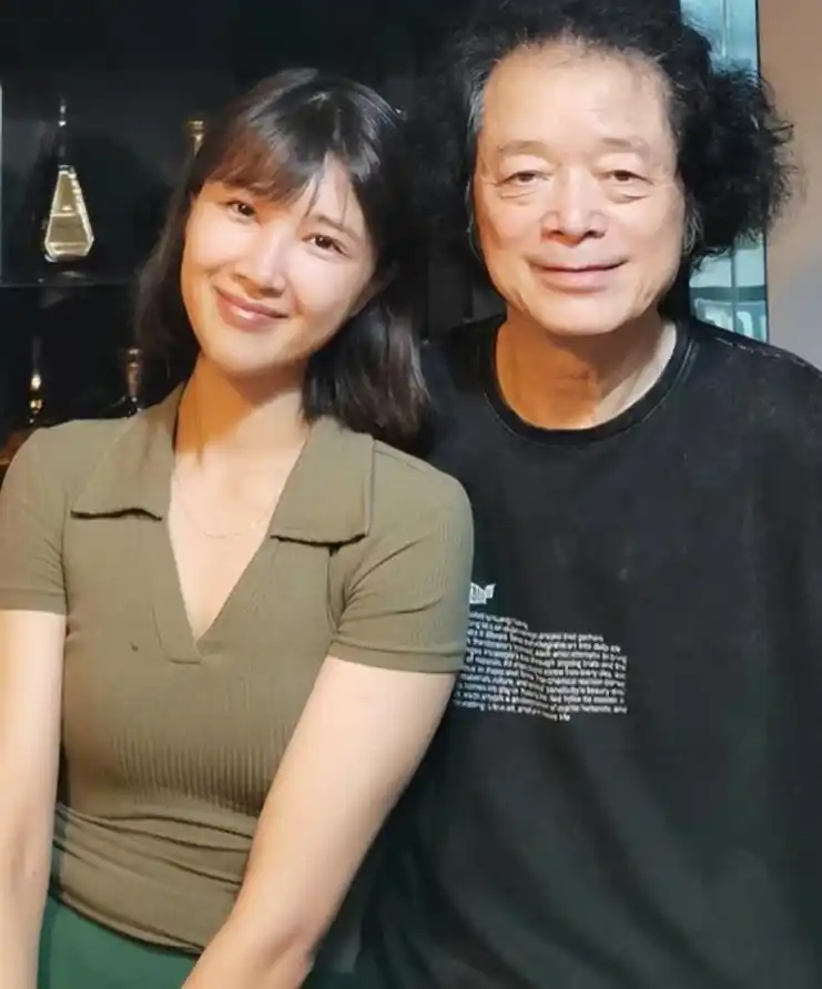 回顾女星奚望在继父刘之冰的支持下任性离婚如今对不起孩子