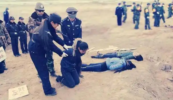 回顾艾滋死刑犯最后时刻:行刑人员全穿防护服,尸体放入特制裹尸袋