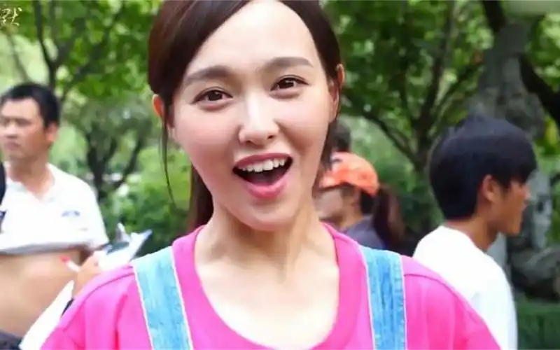 何以笙箫默花絮,唐嫣大学删减戏份曝光,对着镜头卖萌偷笑,太可爱-影视