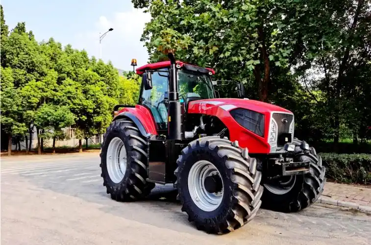 中国一拖重型动力换挡拖拉机 东方红lz2604批量下线_浙江省机械工业