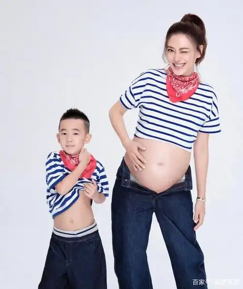 胡一天吻乔欣"吻到脸红"?应采儿剖腹产老公全程陪同