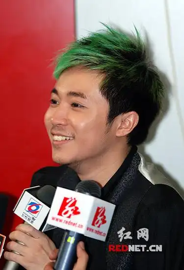 苏打绿拒谈五月天 称其浪费时间