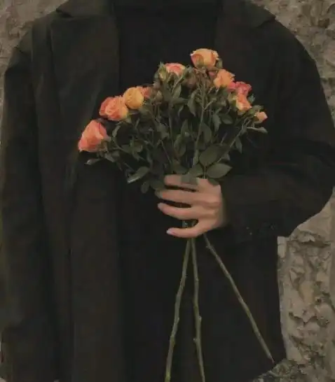 一只手拿花伤感的图片,一只手拿花的图片唯美高清