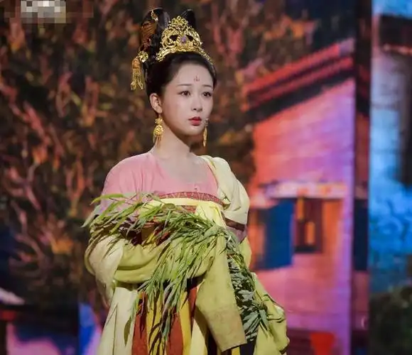 杨紫"文成公主"造型美丽,预告里举止优雅,颇有公主的贵气|古装|唐装