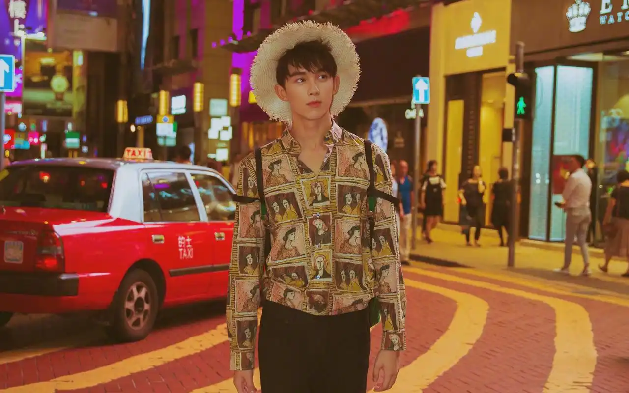 时尚,街拍,小鲜肉,吴磊,大陆男明星 吴磊时尚街拍高清宽屏电脑壁纸.