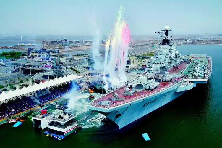 p>天津滨海航母主题公园(以下简称"滨海航母")位于天津市滨海新区