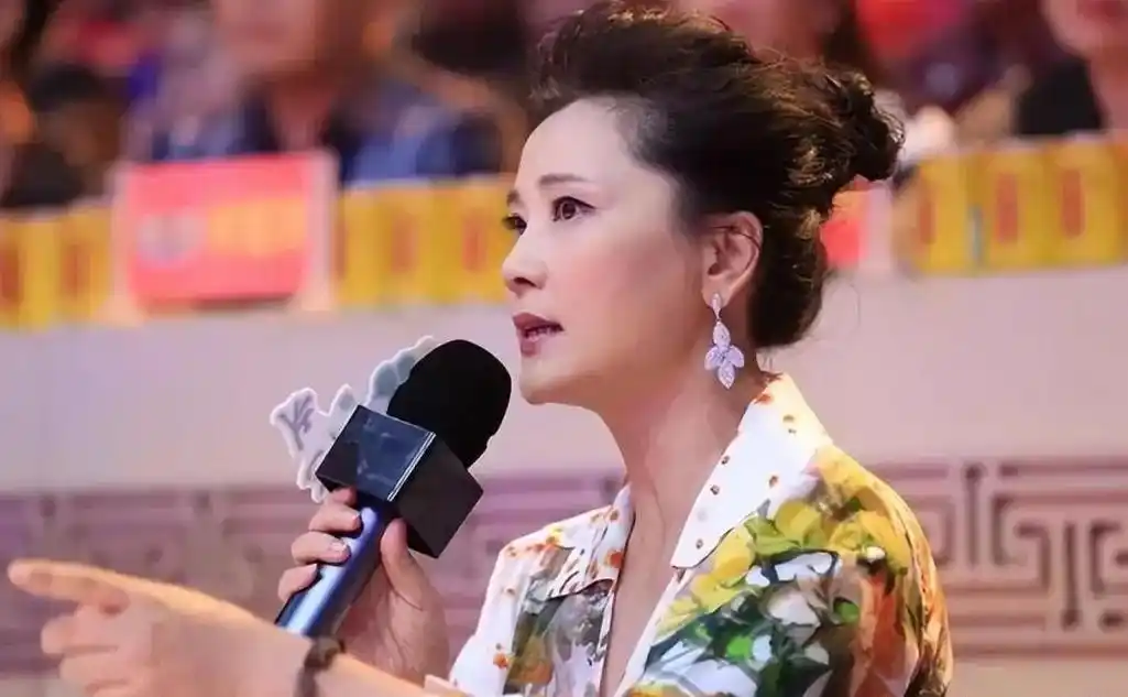 何赛飞:演技实力获认可 第36届中国电影金鸡奖最佳女主角何赛飞,涉足