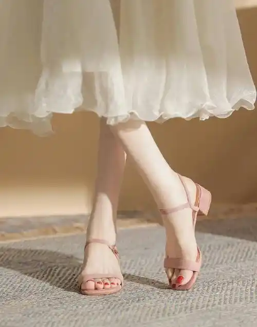 美甲_高跟鞋_话题