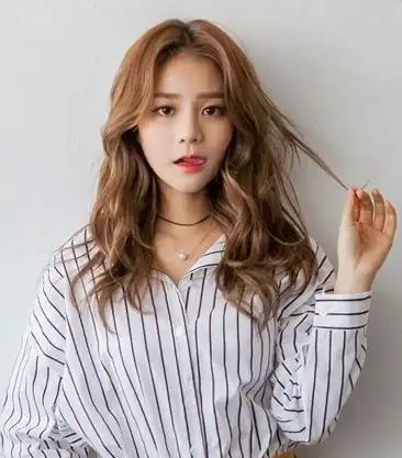 中长发烫发发型图片,女生好好看的发型图片