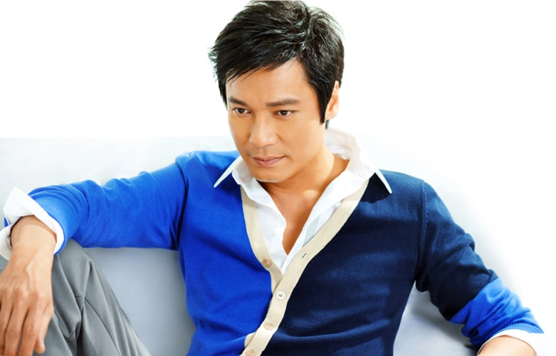 一婚娶初恋情人,二婚娶小12岁谋女郎,如今56岁越来越幸福