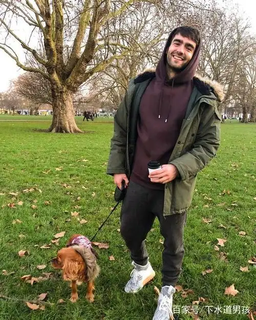 澳大利亚新人男模niall kirkland,这就是传说中的忠犬脸吧!