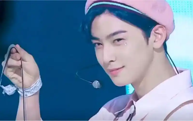 车银优舞台上也太帅了