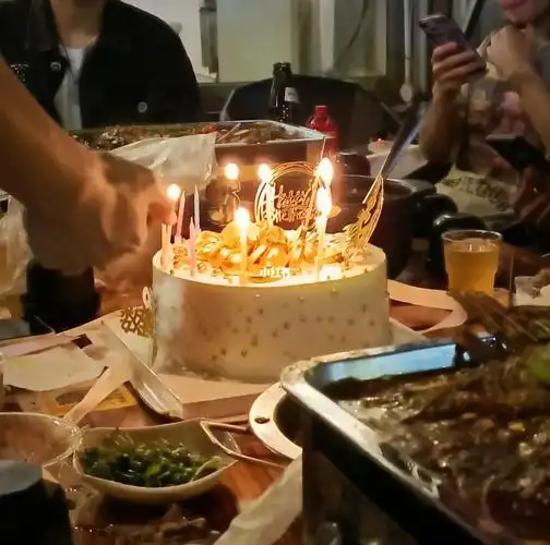 朋友生日快祝他生日快乐