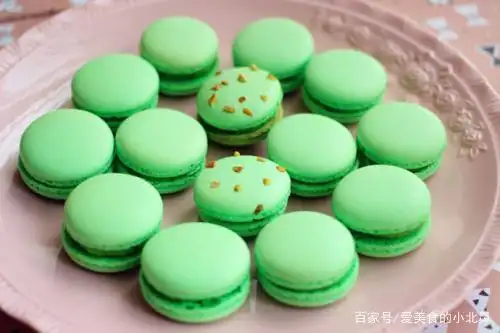 外面卖的马卡龙太贵?不如自己动手做,外脆内软,有杏仁粉就能做