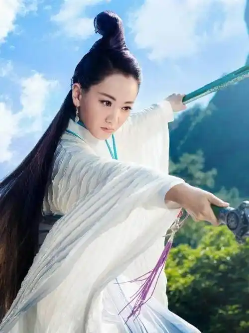 原创15岁拍戏,16岁演女一号,一剧走红片约不断,如今却未大红大紫_杨蓉