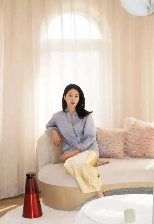 杨采钰御姐气质