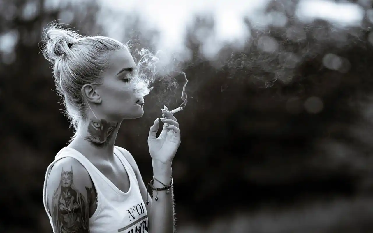 创意纹身美女高清桌面壁纸图片