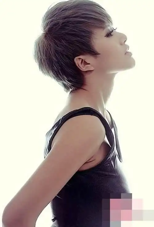 碎发多选对短发不会显毛躁少女风情的女孩子短发设计