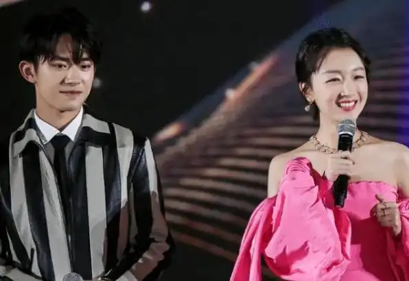 易烊千玺和周冬雨不互动,周冬雨易烊千玺分手了