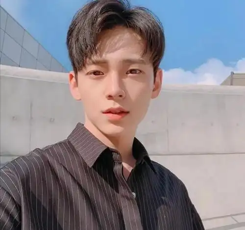 适合16岁男学生的发型有哪些?