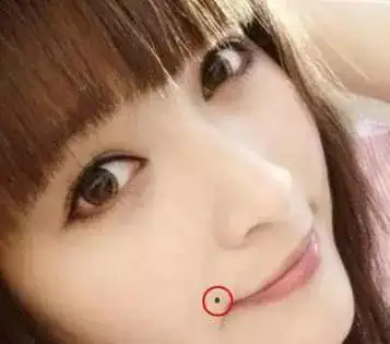 这里长痣的人 夫妻感情恩爱