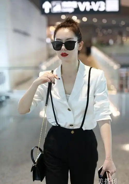 霸道女总裁戚薇穿白色衬衫职场ol范十足盘发涂红唇气场全开