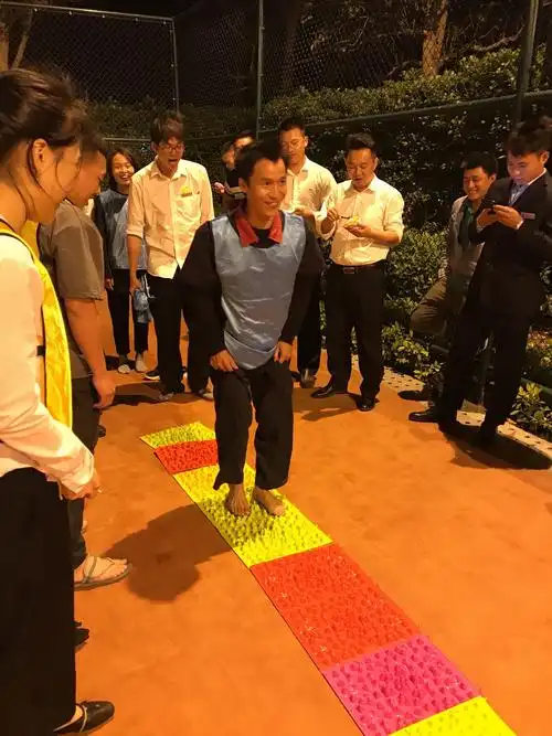 蓝队输了,指压板