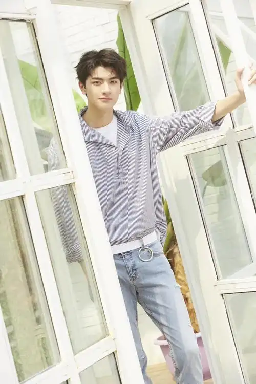 林一开学季清新写真你的学霸校草已上线