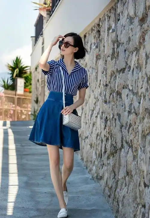 刘诗诗也太a了,穿卫衣格纹外套配阔腿裤,复古霸气不似孩子妈_亮片