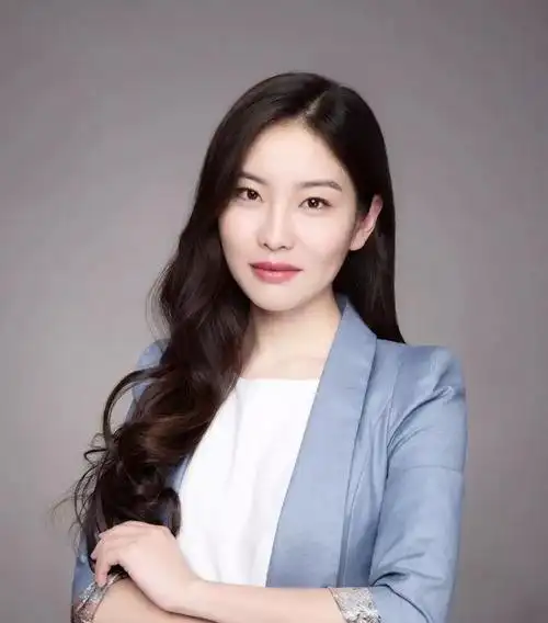 32岁美女总裁:独立女性的人生,也太酷了吧!